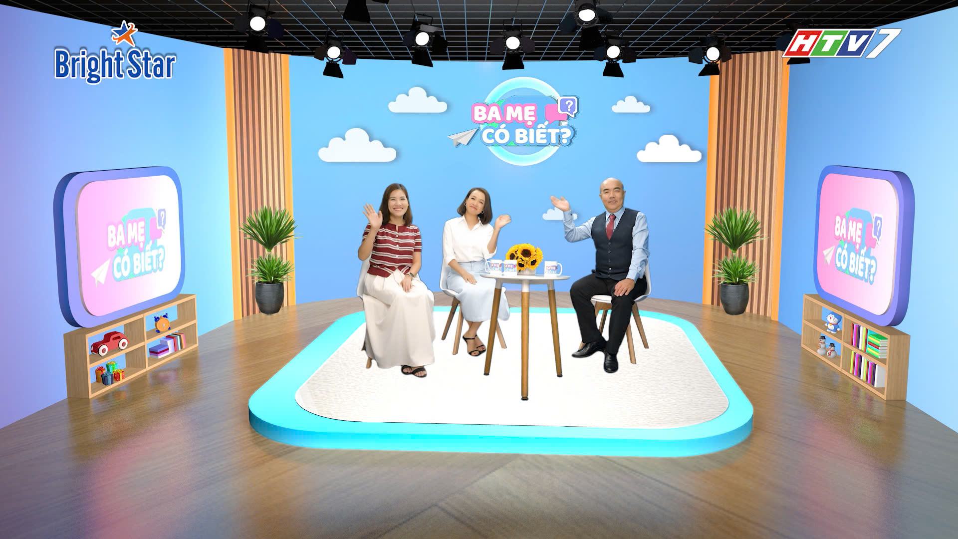 Ba mẹ có biết: Làm gì khi con dậy thì sớm?